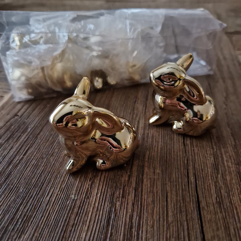 Alinterior - Easter - Box with golden bunnies.