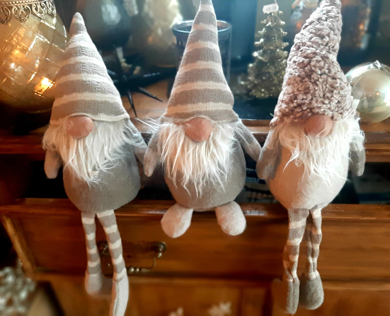 Alinterior - Gnome - Sitting - Hanging legs - Brown tones - Striped hat