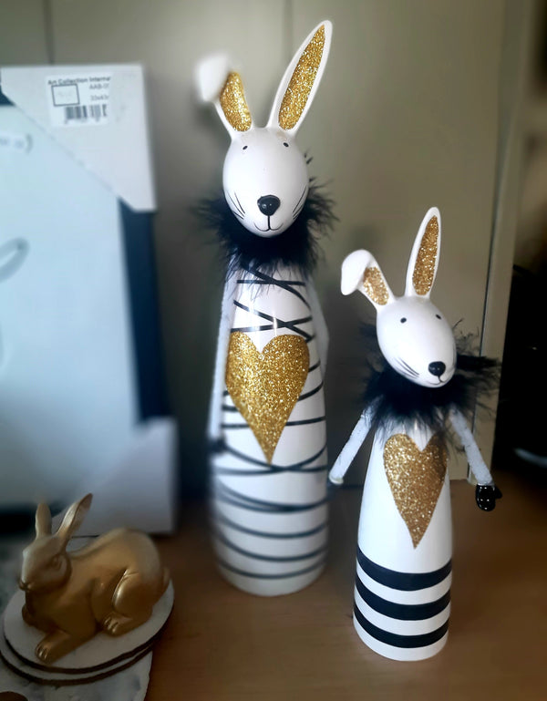 Alinterieur – Osterhase/Kaninchen mit goldenem Herz und Schlappohr – Schwarzer flauschiger Kragen – Schwarz-weißes Gold – Ostern